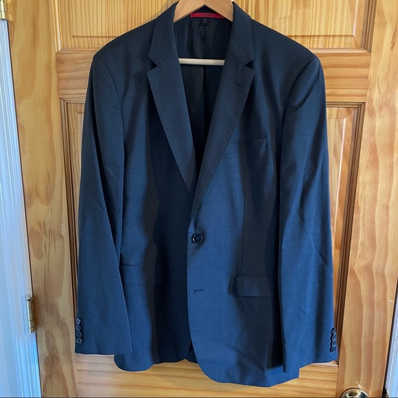 Mens 40L Hugo Boss Suit in Dark Charcoal. Jacket and Pants included. - Picture 2 of 9